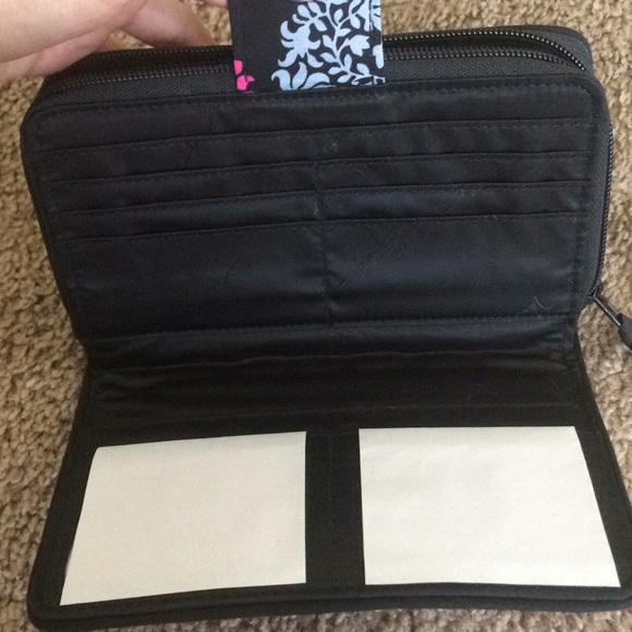 NWOT Vera Bradley wallet - Picture 4 of 4